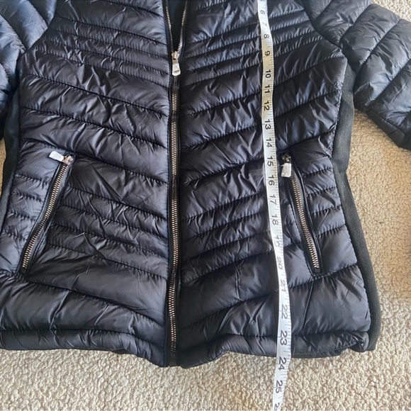 🌸 Snobbish Collection 🌸 black puffer jacket - Picture 7 of 8